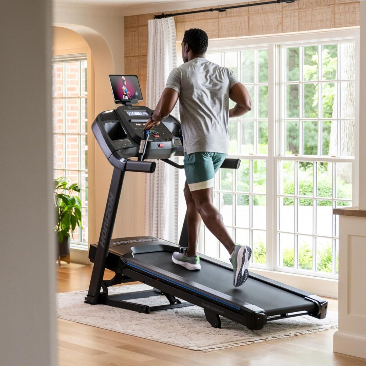 Horizon 7.0 AT Treadmill Horizon 7.0 AT Treadmill
